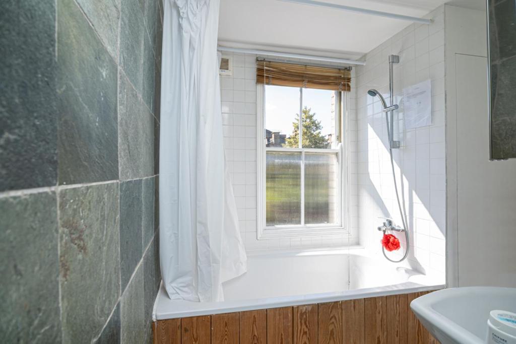 Pensiune Comfy Double Bedroom *